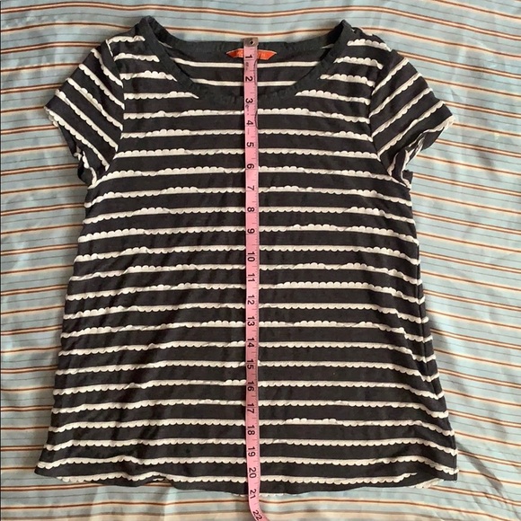 Scalloped t-shirt from ModCloth - Picture 3 of 4